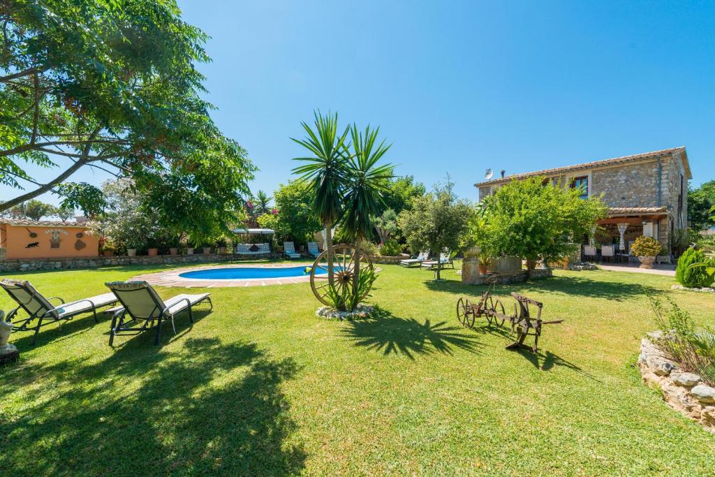 The swimming pool at or close to Finca Can Diego