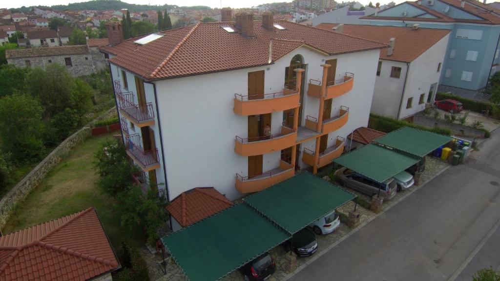 Budova, kde se apartmán nachází