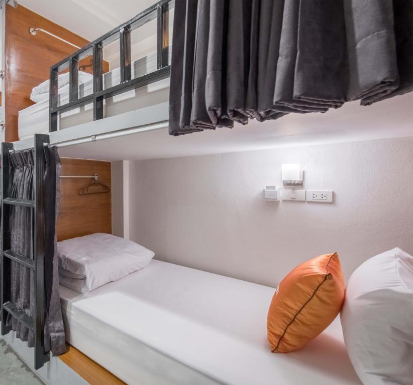 Tiny Taladnoi Hostel - 10