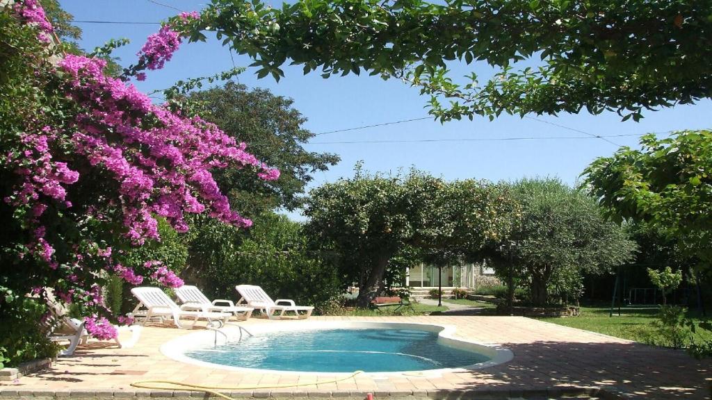 Πισίνα στο ή κοντά στο Villa La Milouyette