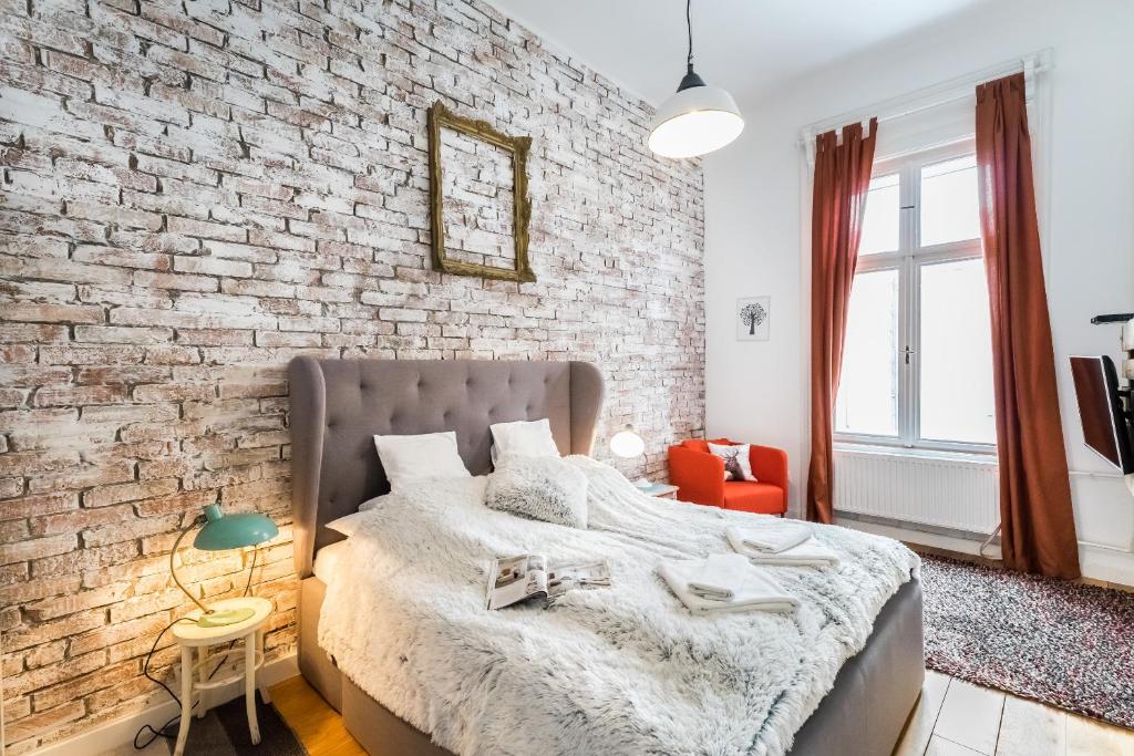 Hip loft style home near Vaci street 1056 Budapest, 22 Molnár utca kép - 1