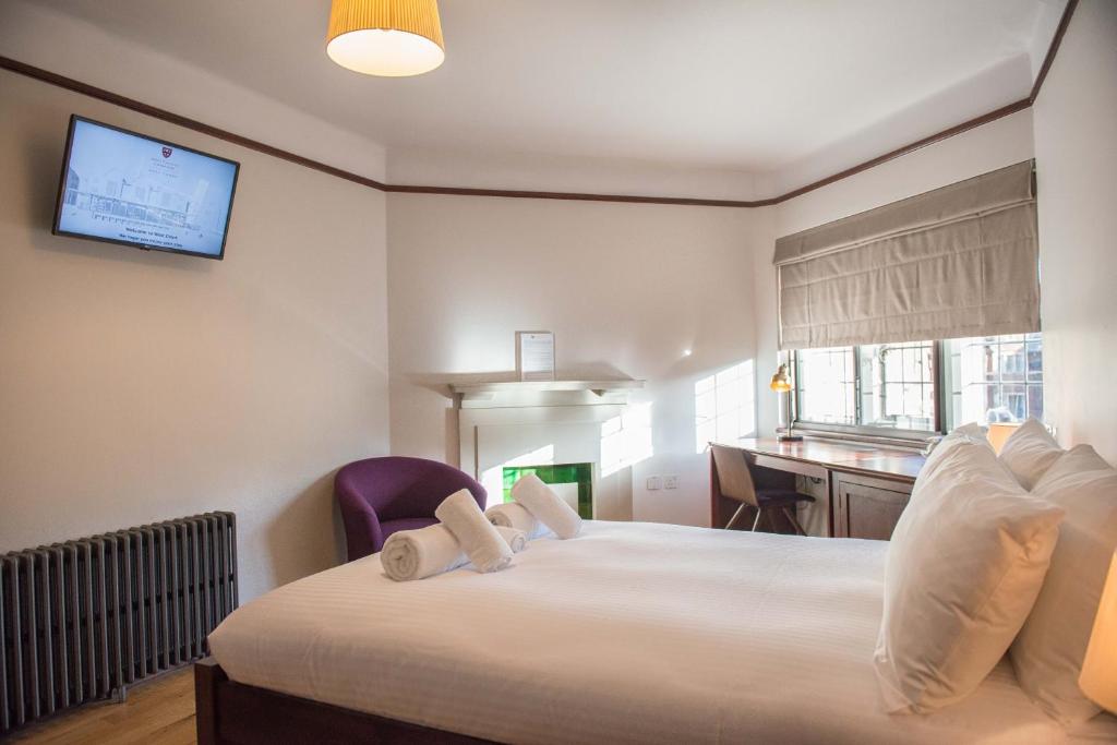 West Court- Jesus College - Resim 2