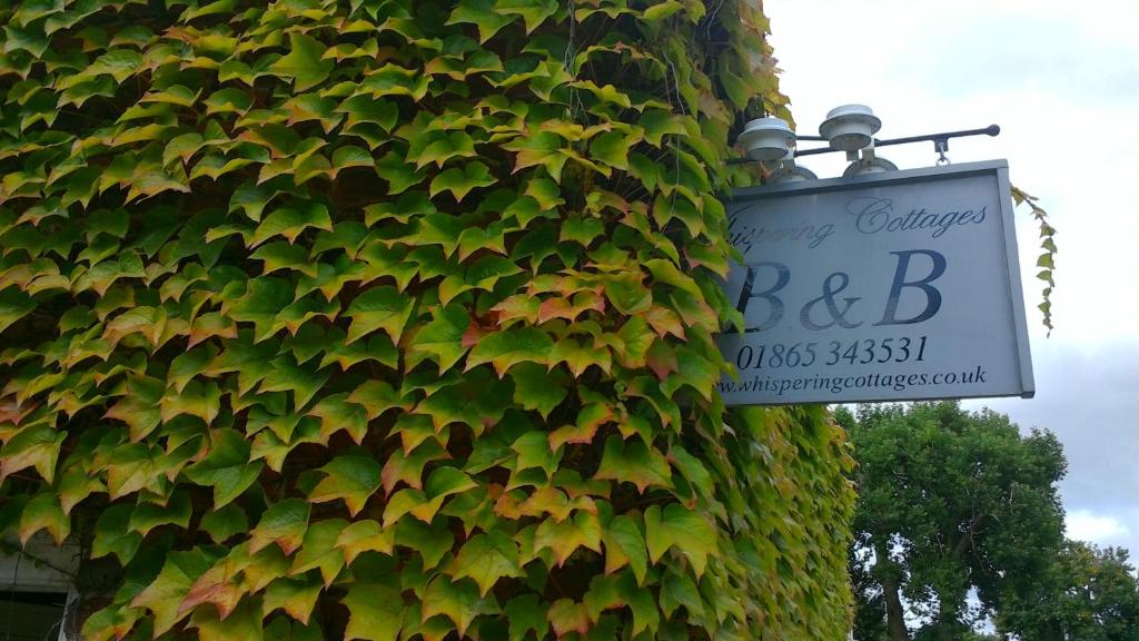 Whispering Cottages Bed and Breakfast in Nuneham Courtenay, Oxfordshire, England