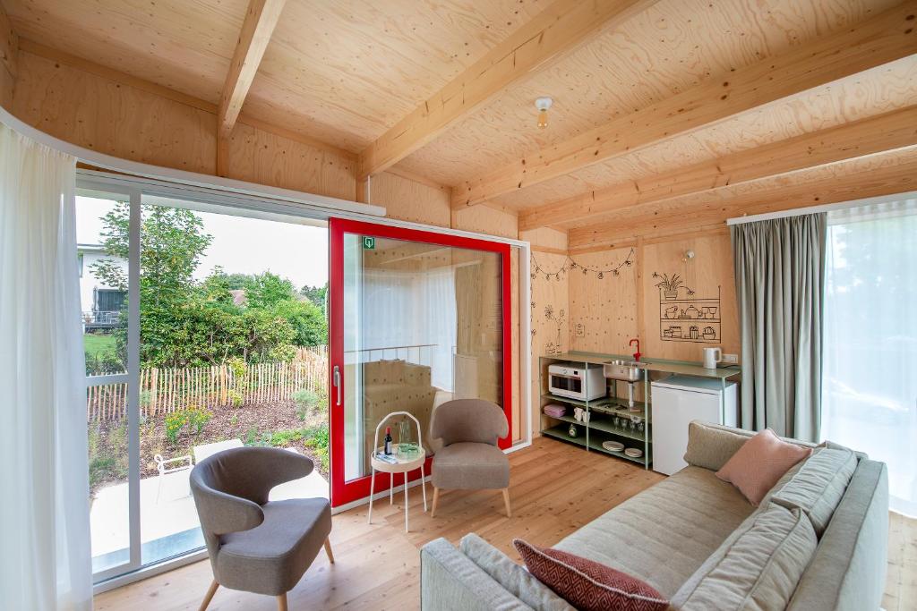 Foto dalla galleria di BAZ holiday homes a Bazel