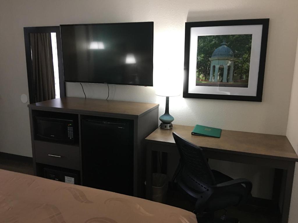 Quality Inn Greenville near University - Habitación Con Cama Extragrande - No Fumadores