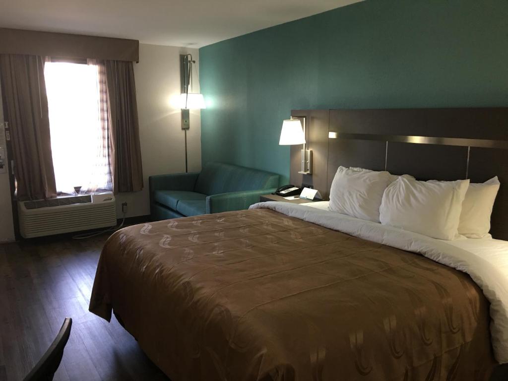 Quality Inn Greenville near University - Chambre Lit King-Size Avec Canapé-Lit - Fumeurs