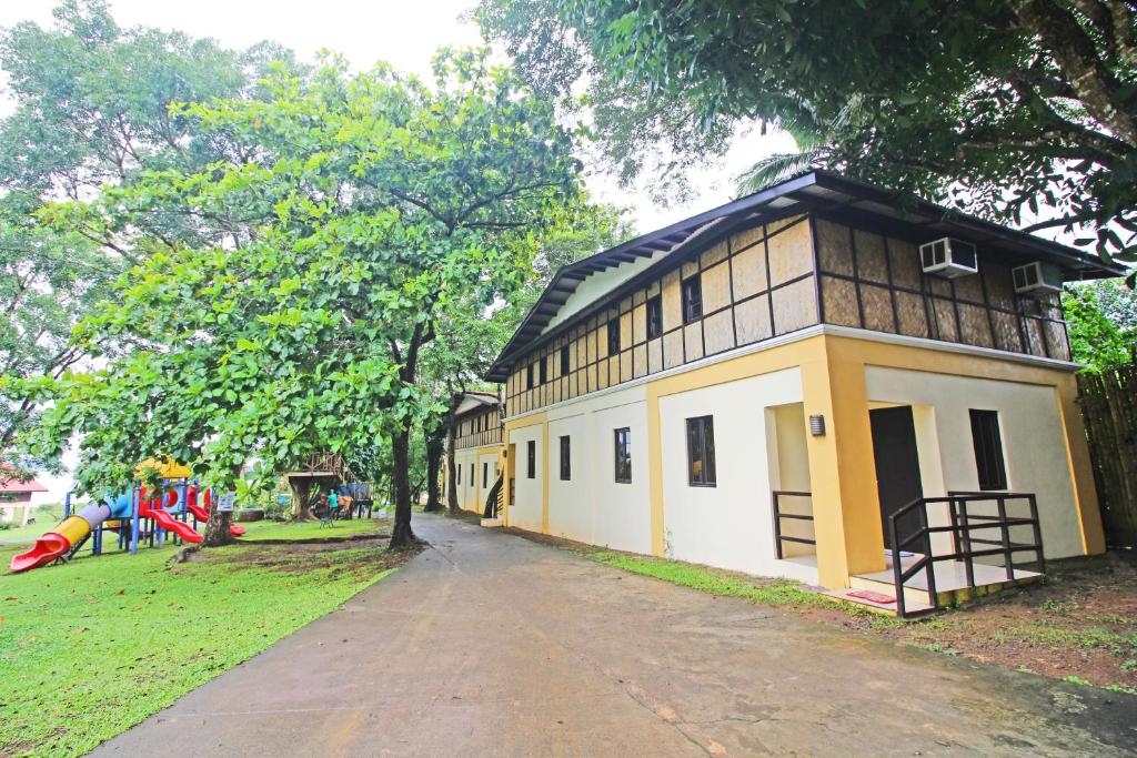 Caliraya Resort Club - Duplex Kamer