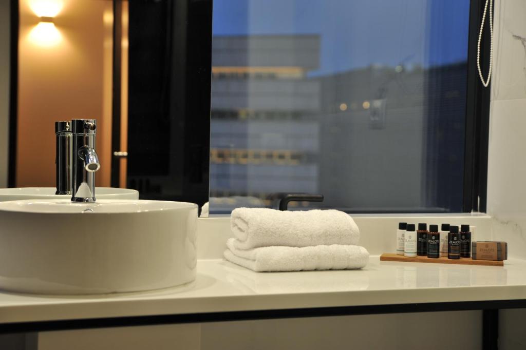 B4B Athens 365 - Resim 31