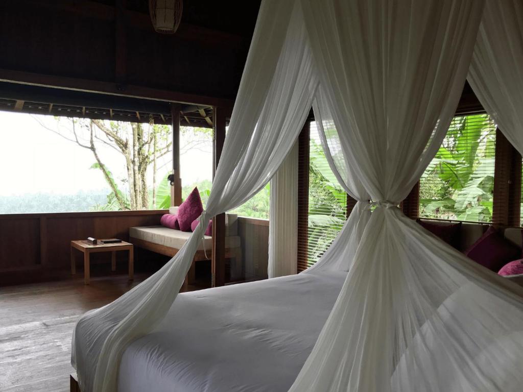 Clove Tree Hill - Villa Manggis -Deluxe Bungalow与Rice Field View