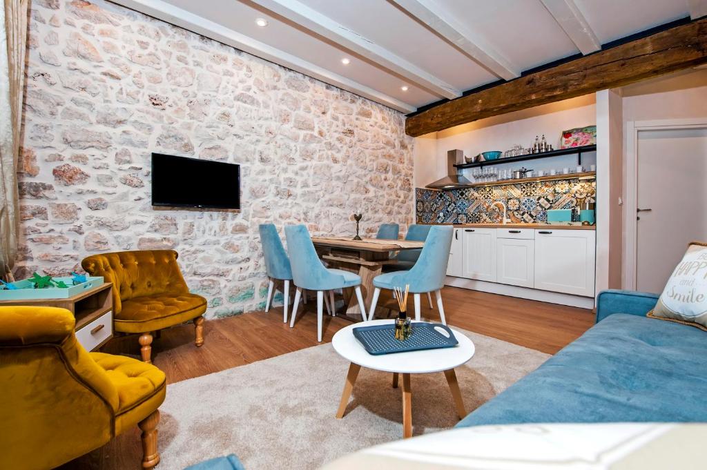 Apartments Casa De Amicis - 1