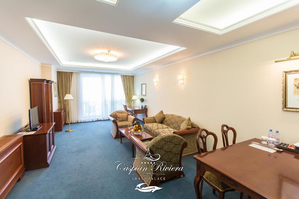 Caspian Riviera Grand Palace Hotel - Suite De Negocios