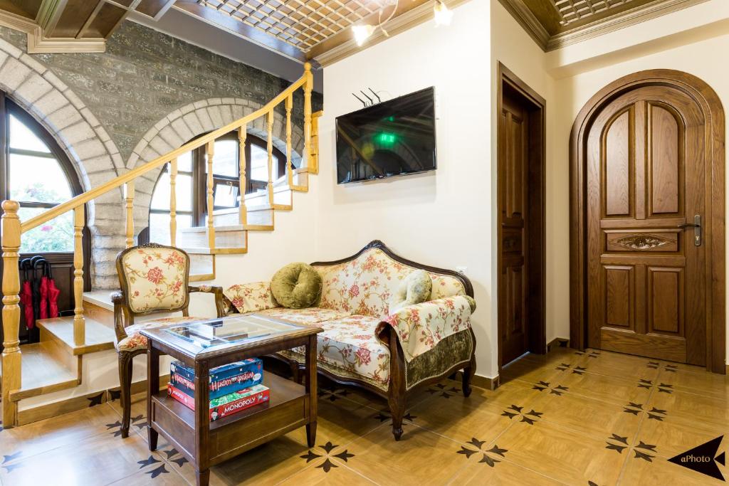 Posezení v ubytování Villa Paroraia