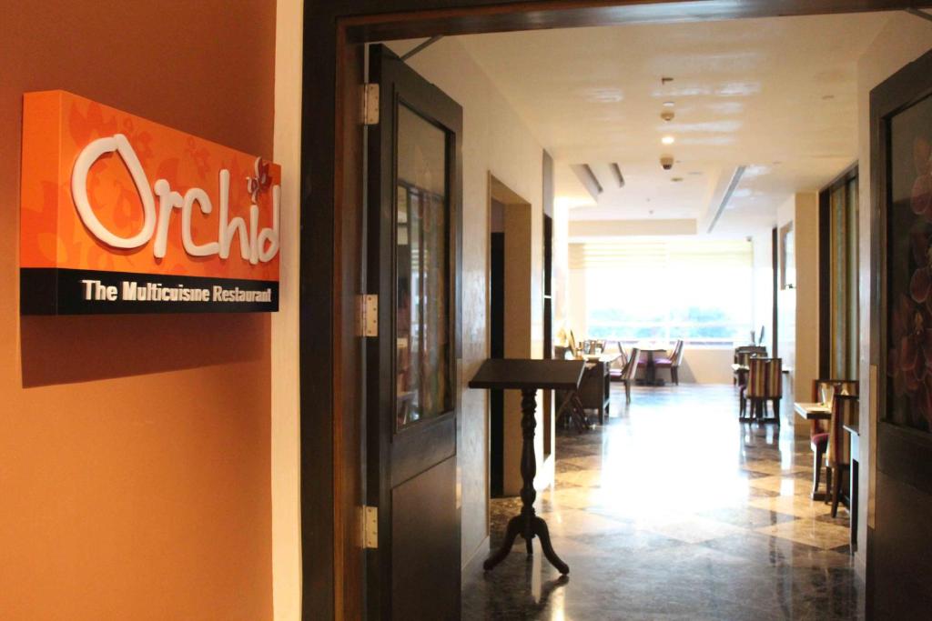 Restaurace v ubytování Fortune Park Pushpanjali, Durgapur - Member ITC Hotels' Group