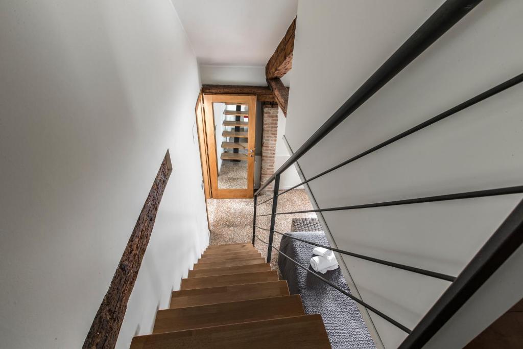 Posteľ alebo postele v izbe v ubytovaní Design District Apartment R&R