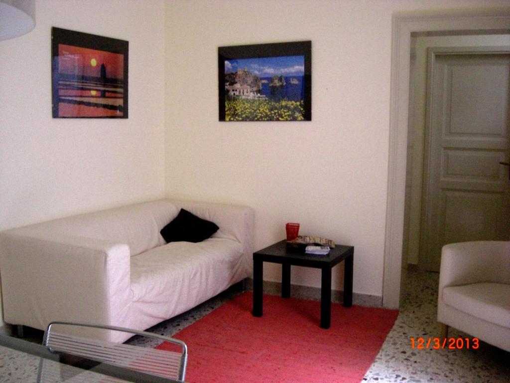 A seating area at Alla Busiata