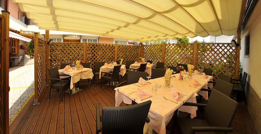 Restaurace v ubytování Hotel Vela