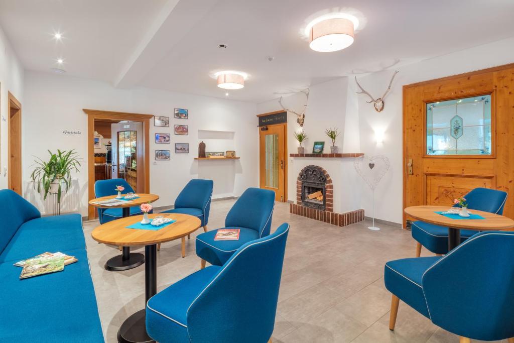 Posezení v ubytování Hotel Enzian