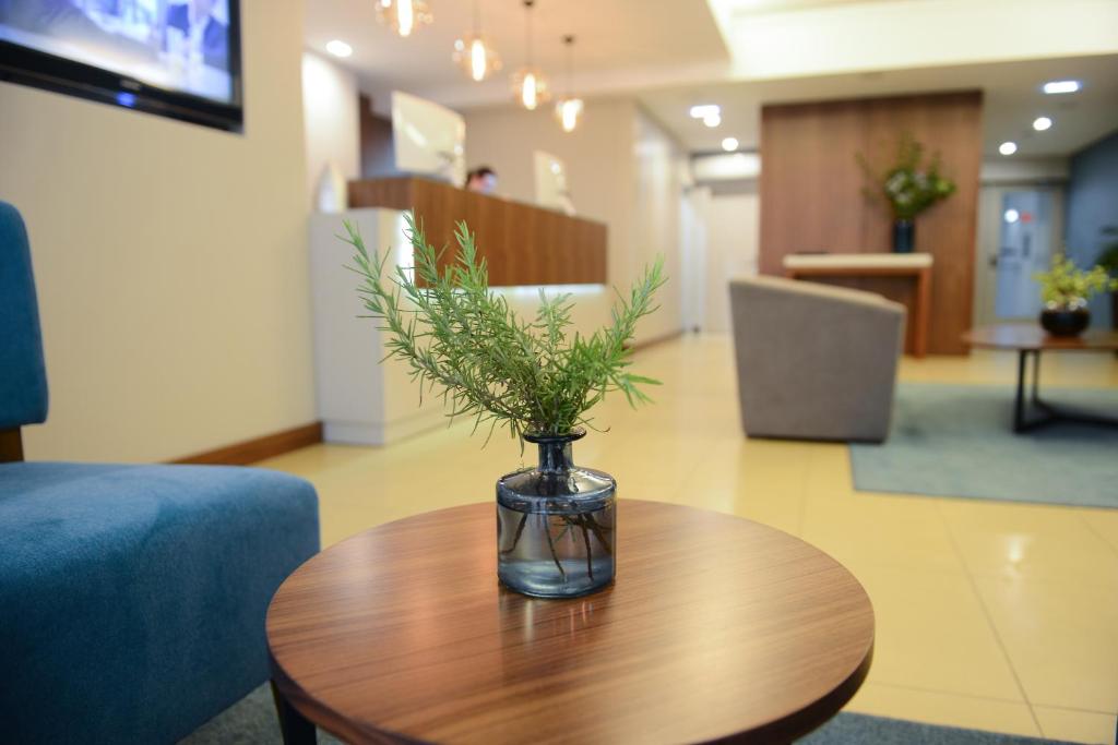 Uma televisão e/ou sistema de entretenimento em Hotel Navarras
