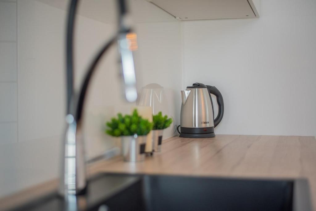 Leona Deluxe Apartments - 17