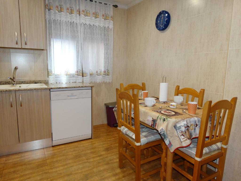 Kuchyň nebo kuchyňský kout v ubytování Casas Rurales La Loma