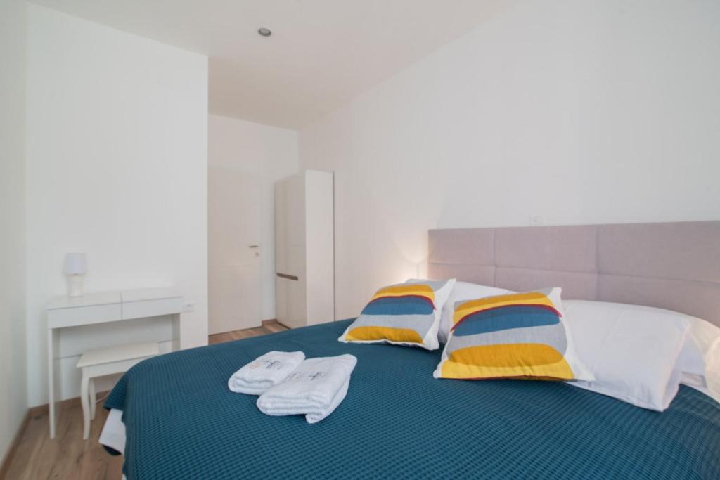 Leona Deluxe Apartments - 11