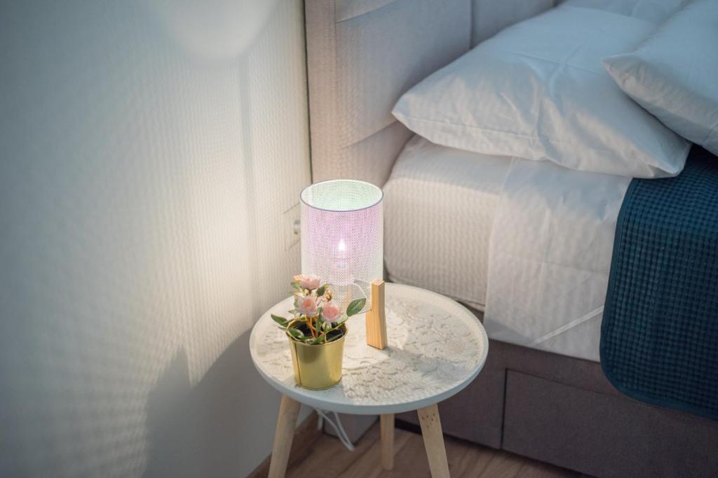 Leona Deluxe Apartments - 10