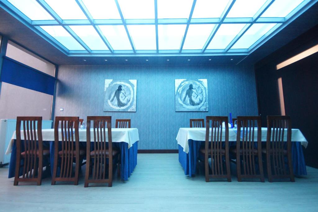 Restauracja lub miejsce do jedzenia w obiekcie Hotel Aros
