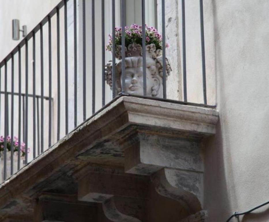 Zdjęcie z galerii obiektu Ortigia MaaM Apartment w Syrakuzach