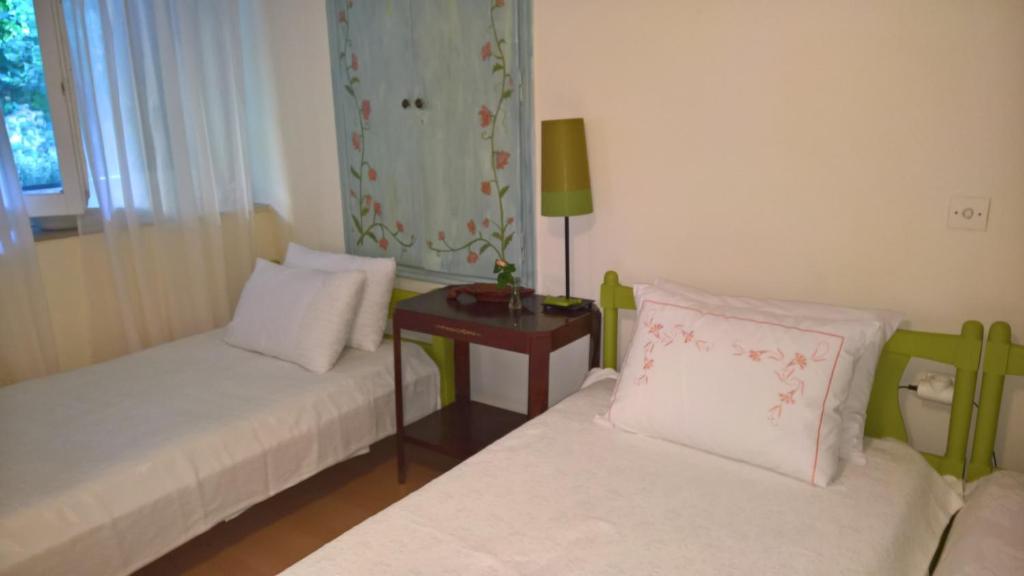 Spitaki Spata Airport Studio - 16