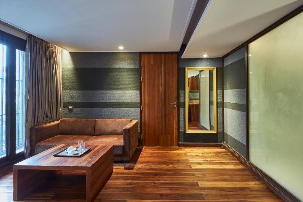 LUXX Langsuan Hotel - SHA Plus - Resim 22