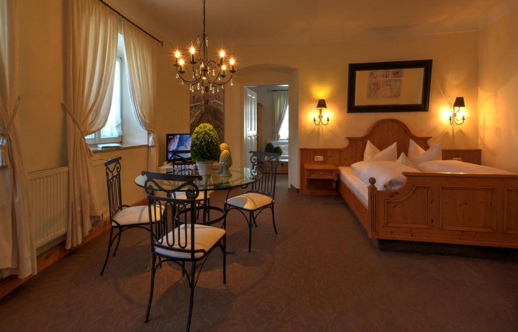 Postel nebo postele na pokoji v ubytování Boutique Hotel POST ANDECHS