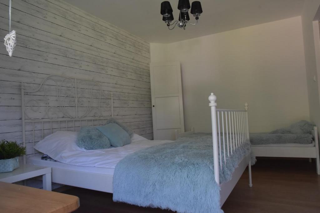 Dom na Starym Gościńcu Tiszyna - Chambre Triple Avec Salle De Bains