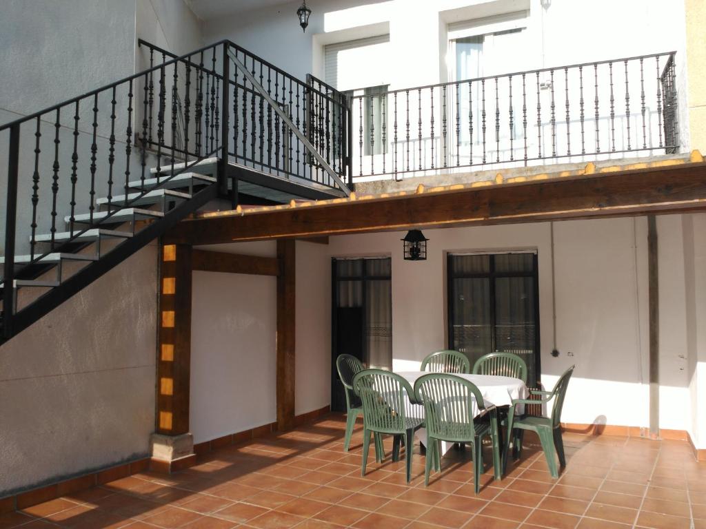 APARTAMENTOS LA CASONA DE EZCARAY CON TERRAZAS y PATIOS ...