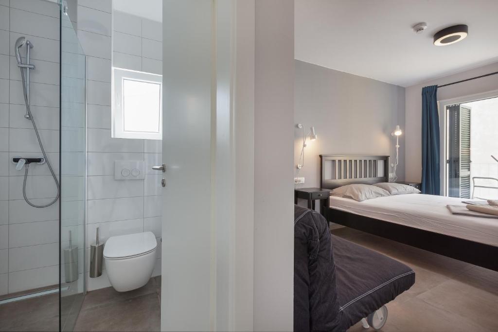 Koupelna v ubytování SUBTUB Hostel Makarska
