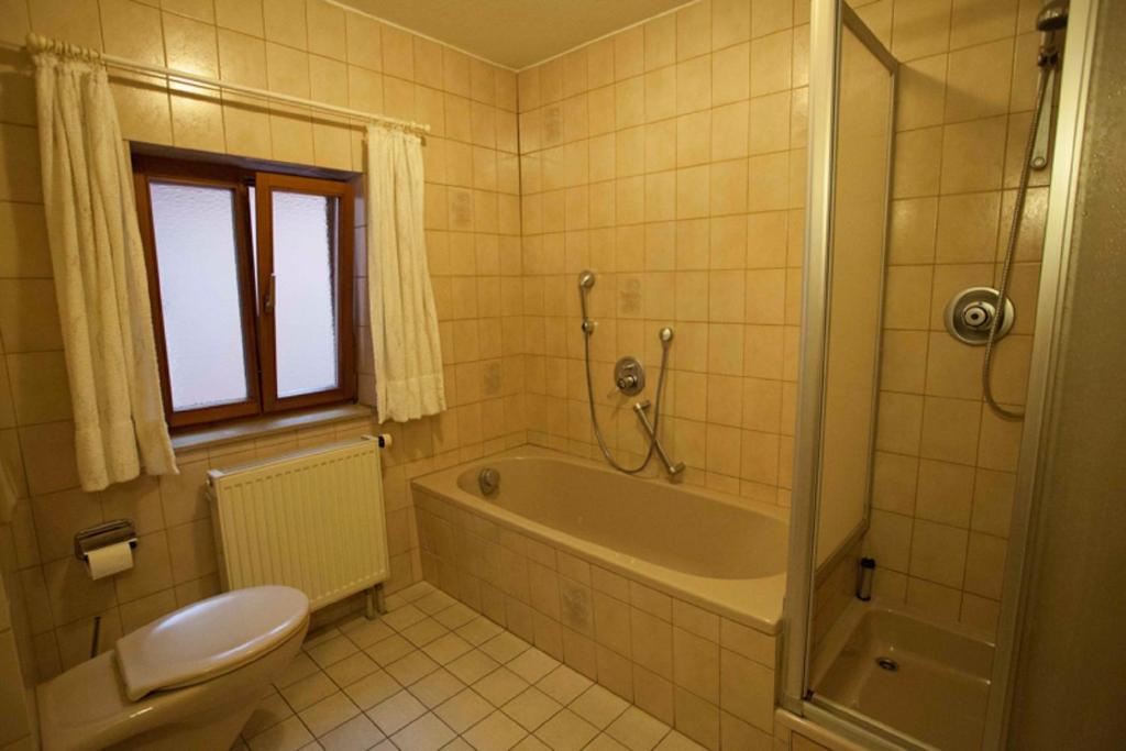 Koupelna v ubytování Pension Elke Rothenburg