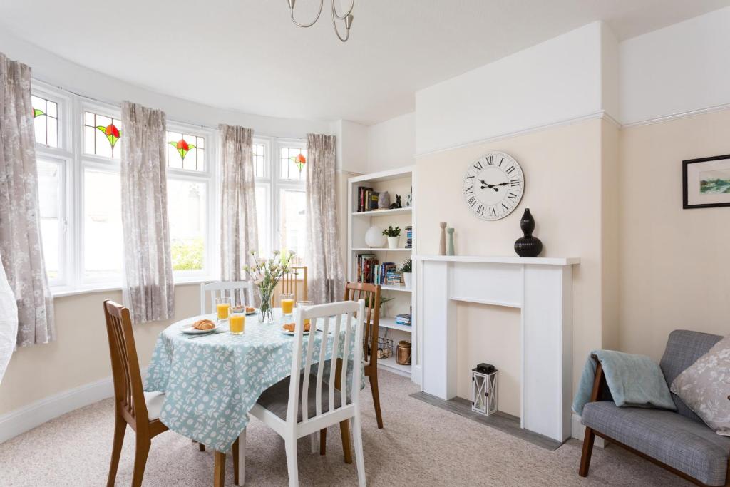 City Apartments - 4 Heworth Village - 3 bed house