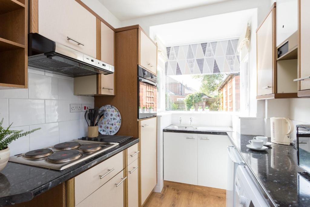City Apartments - 4 Heworth Village - 3 bed house