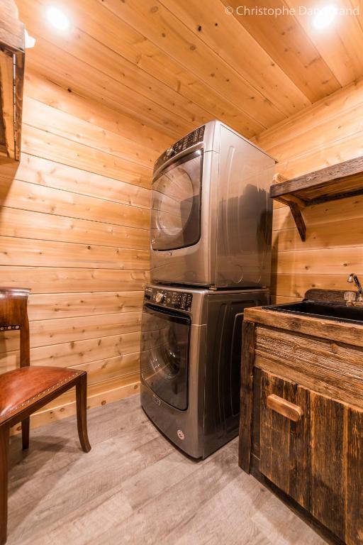Kuchyň nebo kuchyňský kout v ubytování Chalet TAO par Les Chalets Spa Canada