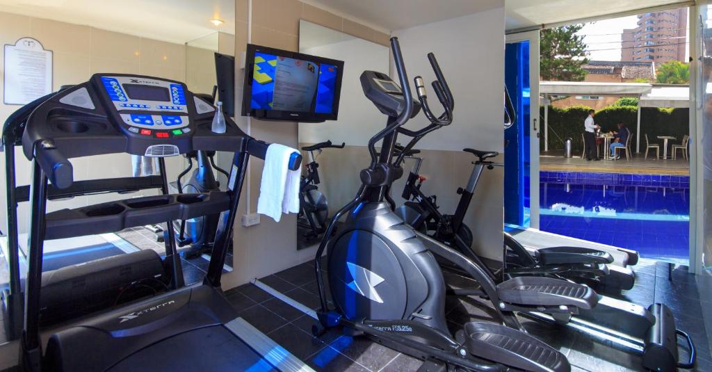 Fitness centrum a/nebo fitness zařízení v ubytování The Morgana Poblado Suites Hotel