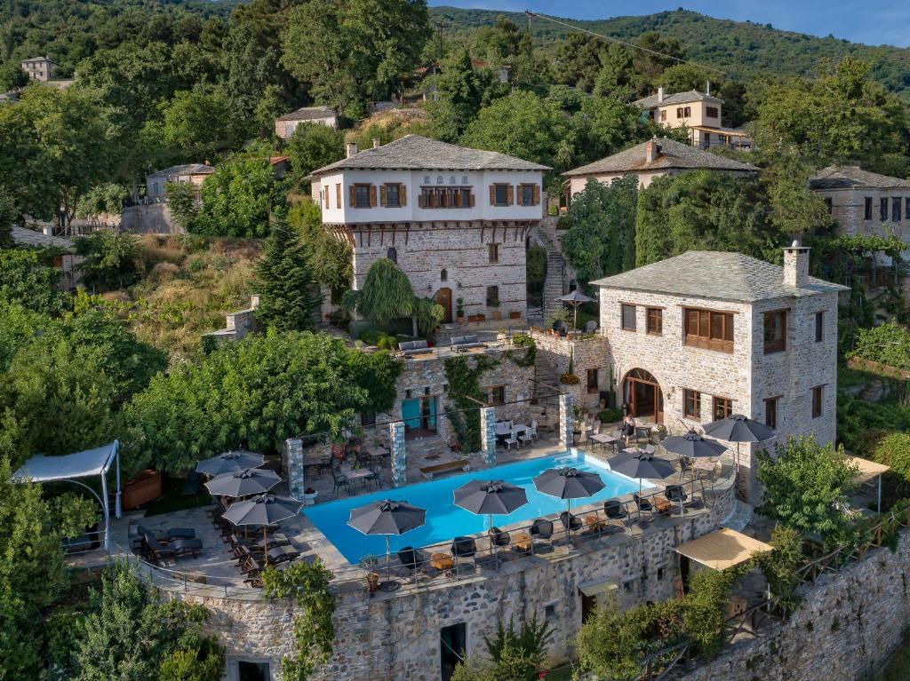 Bazén v ubytování Sakali Mansion nebo v jeho okolí