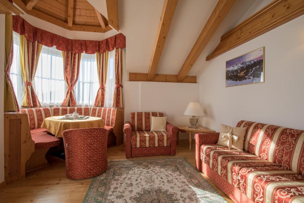 Posezení v ubytování Hotel Chalet all'Imperatore