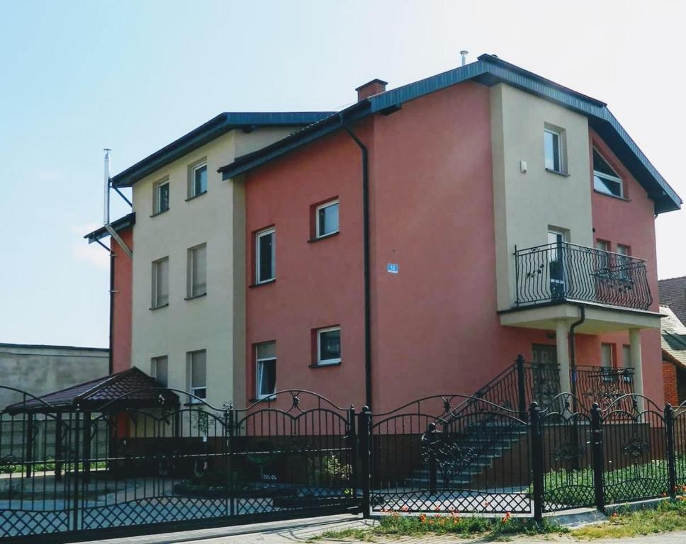 Budova, kde se ubytování v soukromí nachází