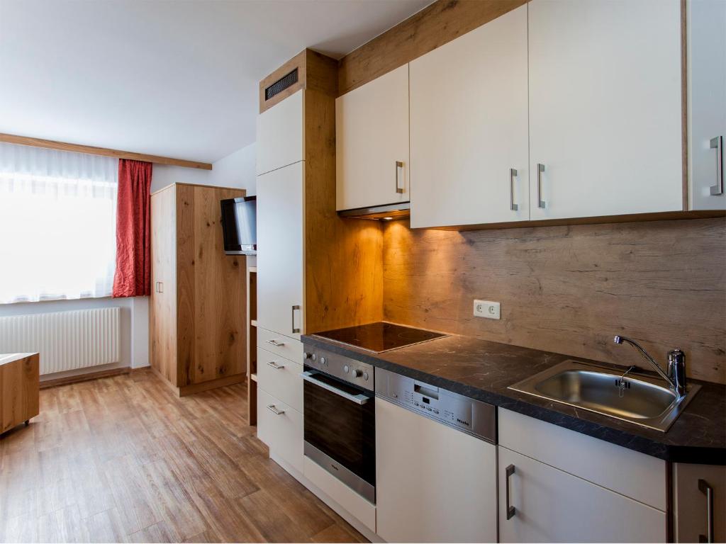 A kitchen or kitchenette at Haus Bickel