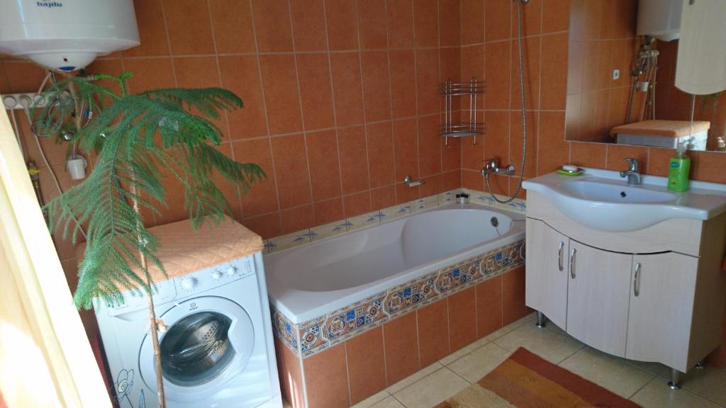 Łazienka w obiekcie Rita Apartman