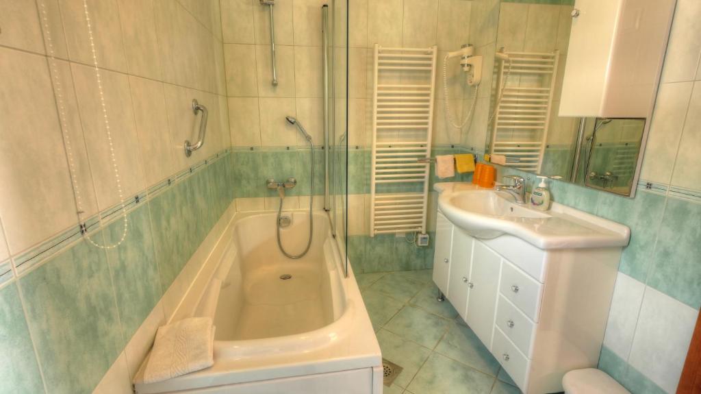 Kúpeľňa v ubytovaní Apartment Villa Molina