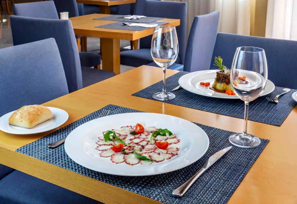 Exe Las Adelfas - Resim 33