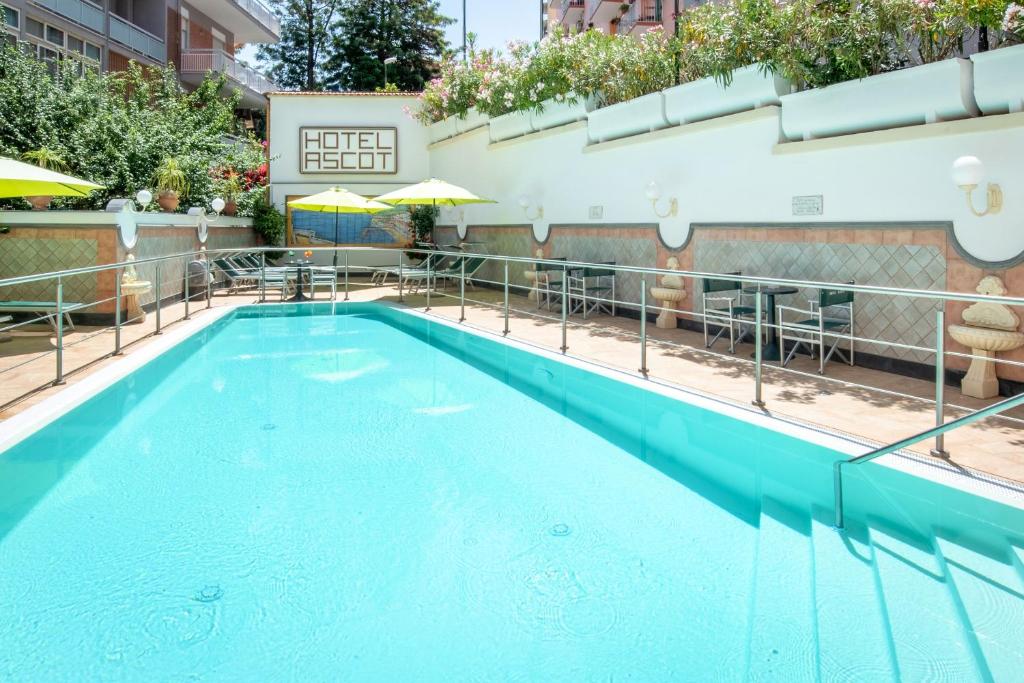 Bazén v ubytování Hotel Ascot Sorrento nebo v jeho okolí