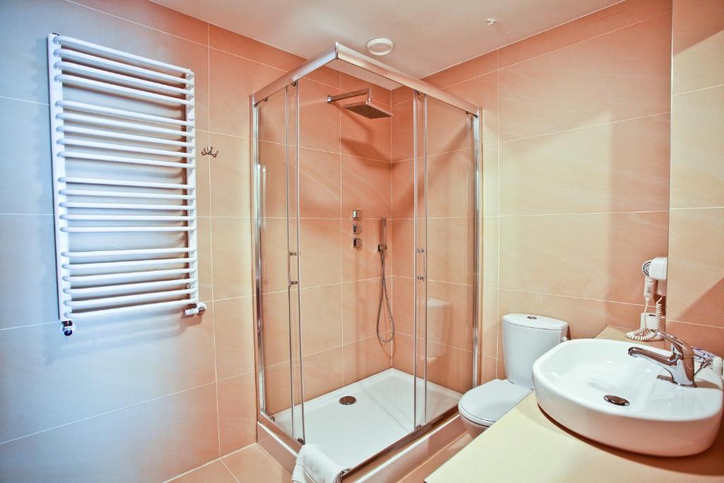 Kúpeľňa v ubytovaní Hotel Chabrowy Dworek