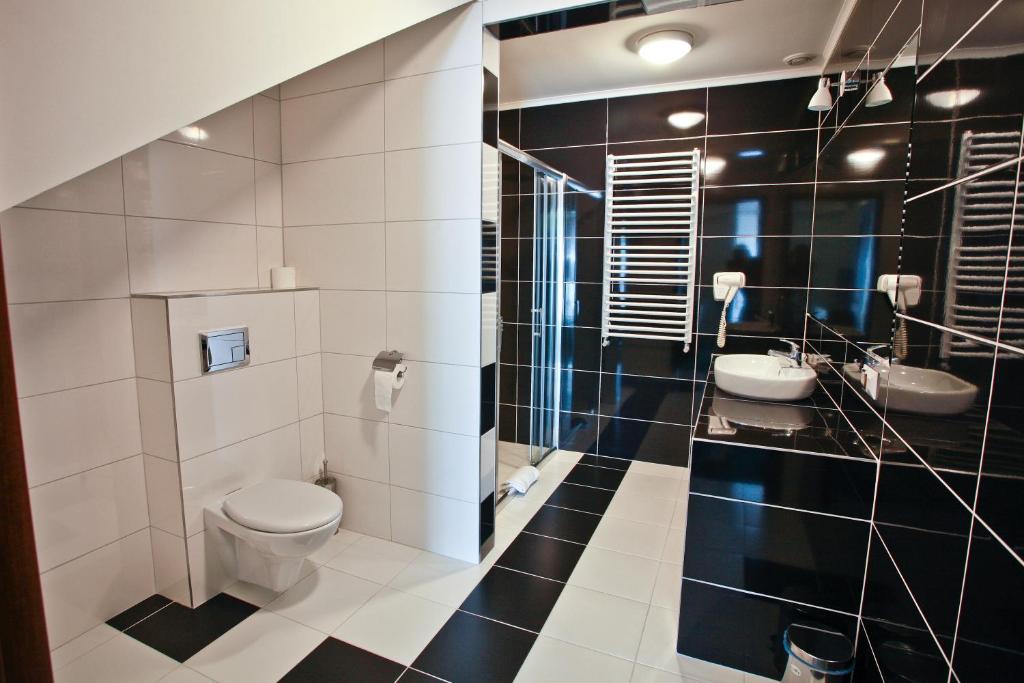 Kúpeľňa v ubytovaní Hotel Chabrowy Dworek