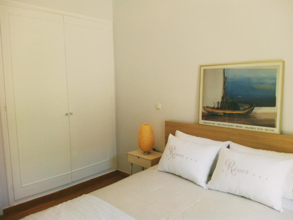 Postel nebo postele na pokoji v ubytování Athens Downtown Boho Apartment 1 min from metro